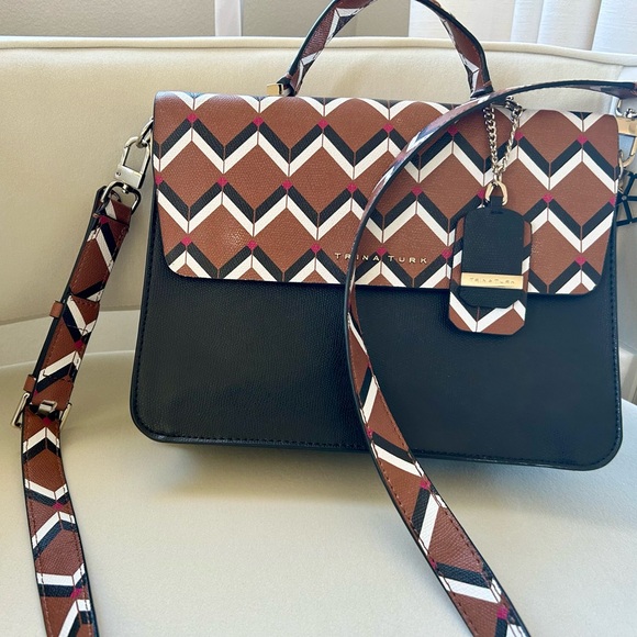 Trina Turk Bag/ detachable & Adjustable Strap w/ Multi Compartments - Picture 8 of 10